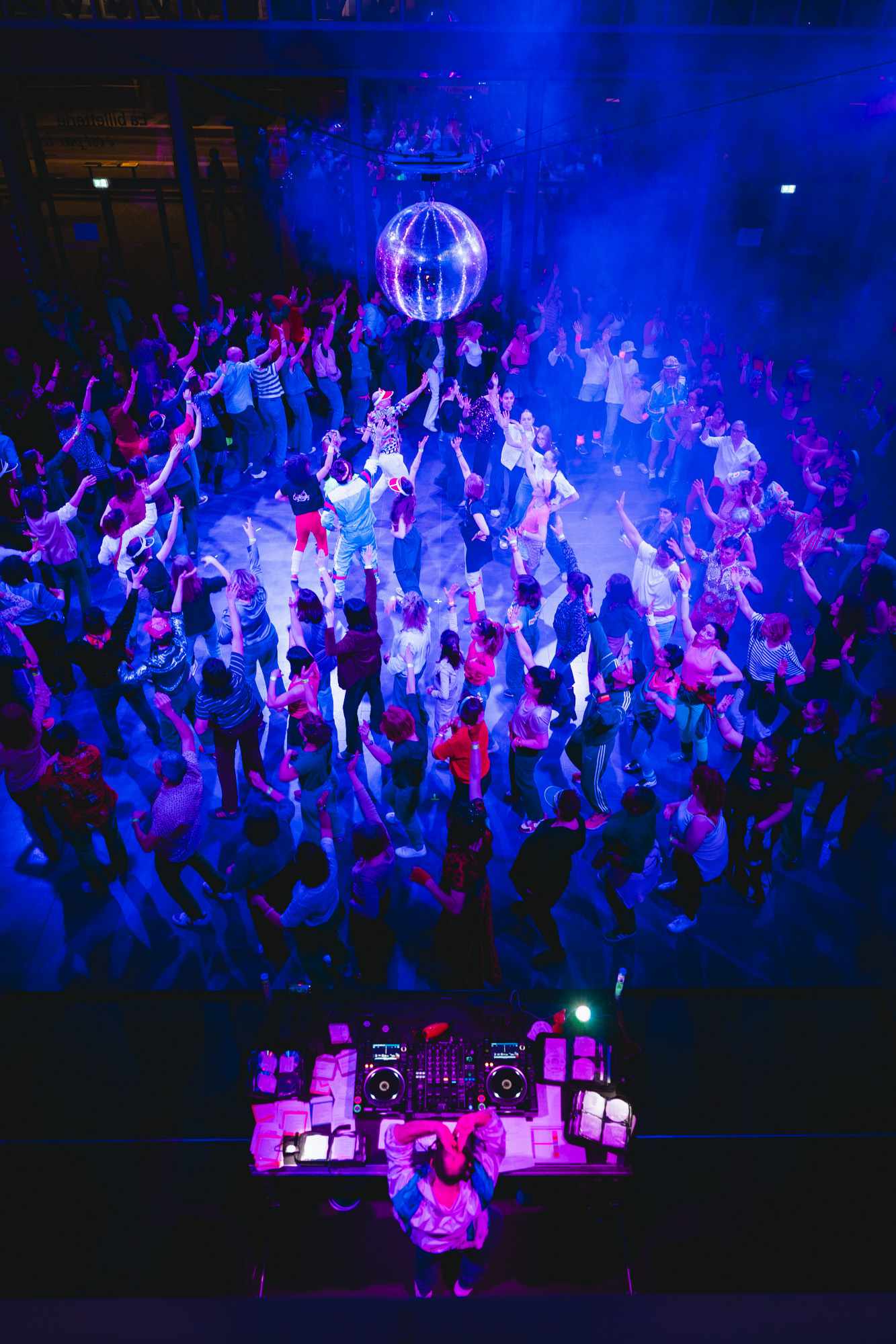 Grégoire Delanos @lahuttestudio, photos prises lors du Bal 80’s à la Comédie de Clermont Ferrand en mars 2026